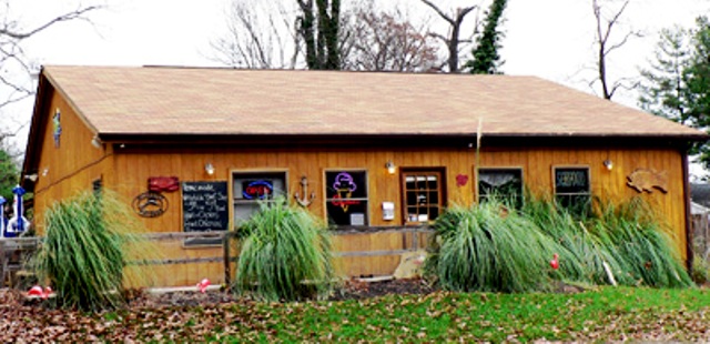 Lowry's Crab Shack in Hamilton Lowrys-Store-Front