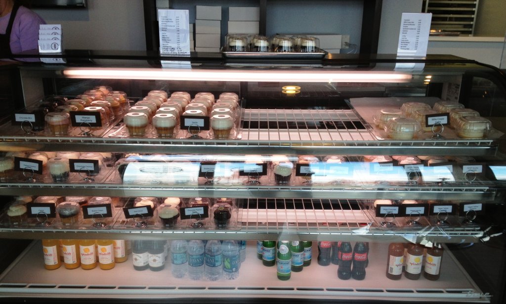 Tis the Season for Sweetz Bakery