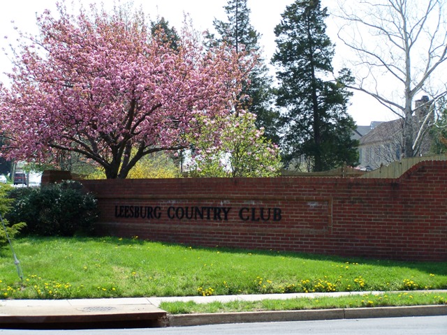 Leesburg Country Club…Established Loudoun Neighborhood